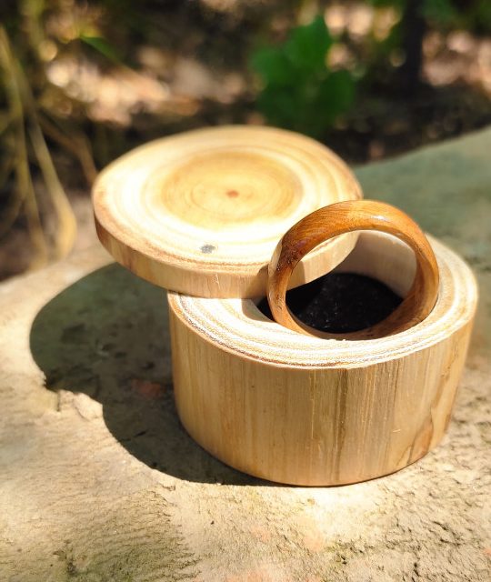 kutijica za prstenje od bagremovog drveta kutijica za prstenje od bagremovog drveta