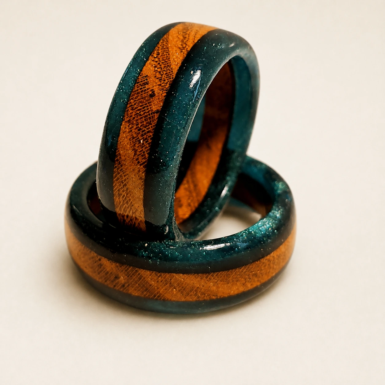Bentwood burme sa zelenom epoxy smolom – Titan