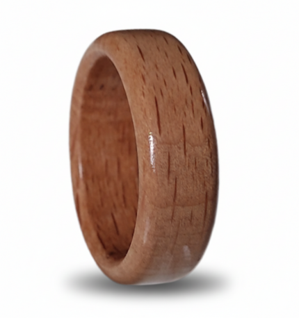 prsten-od-bukve-rucna-izrada-drvomARTin Drveni prsten od bukve – ručno rađen, prirodni godovi i braon boje
