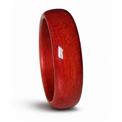 Drveni prsten od ružinog drveta – ručno rađen, prirodni godovi i prirodna crvena boja